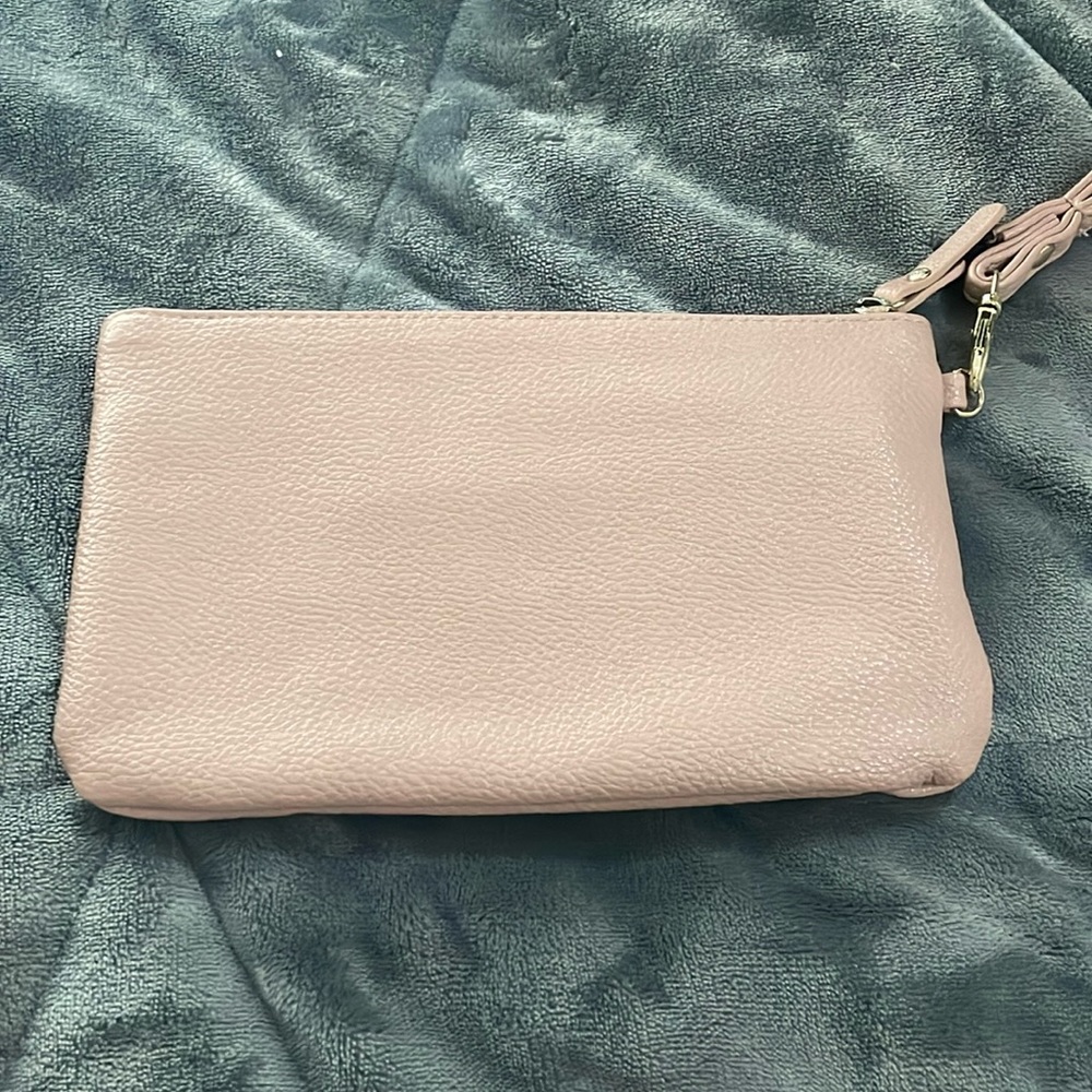 Small phone charger purse yes it works